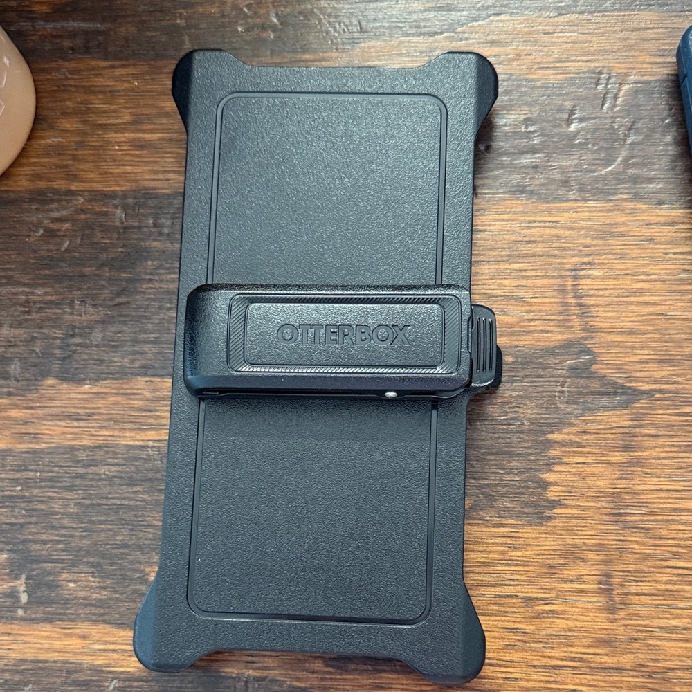 S24 Ultra OtterBox Navy Blue Phone Case with Tan Accent with Clip - Picture 5 of 5